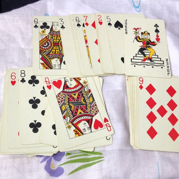 Vintage playing cards in plastic case - Picture 6 of 6